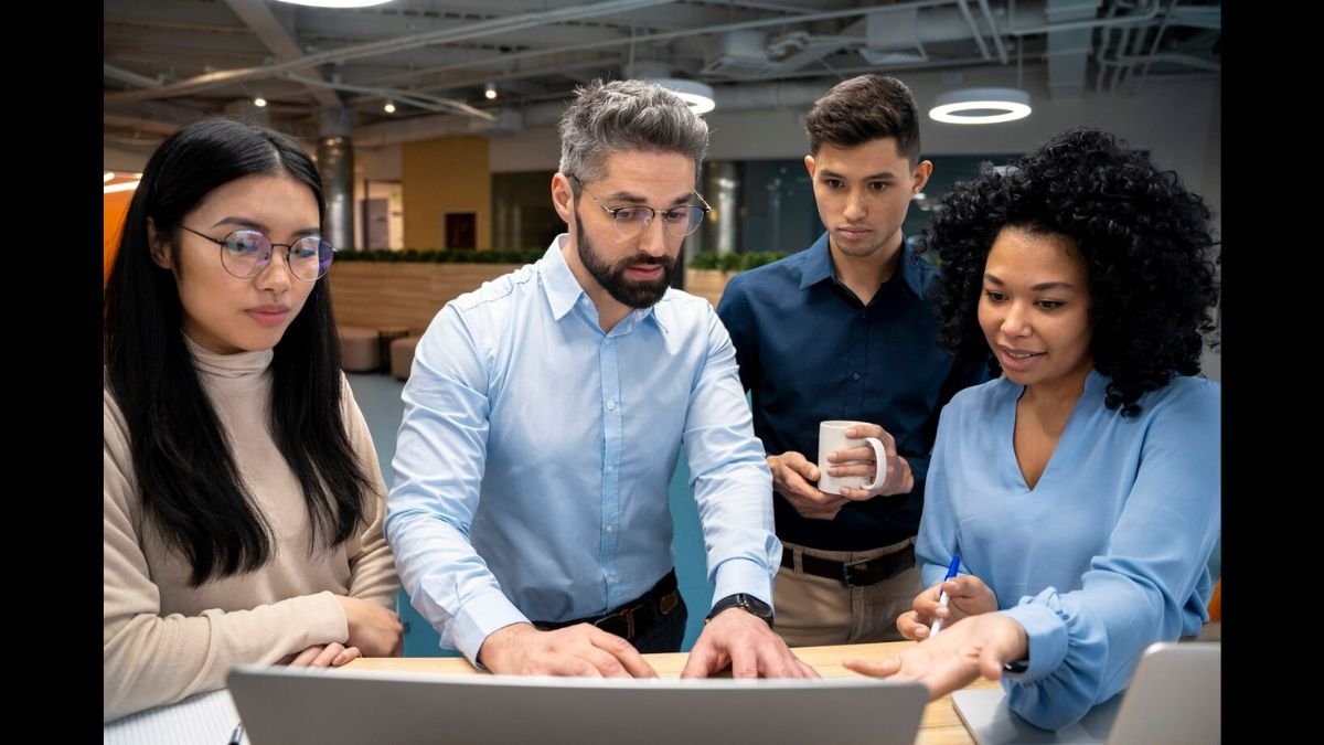 Building a Learning Ecosystem: Creating a Connected Learning Experience for Your Employees