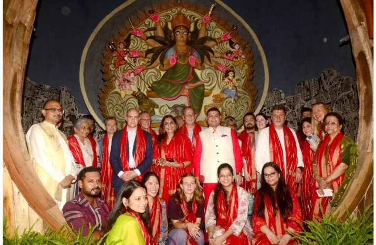 Foreign diplomats connect with the soul of North Kolkata at Chaltabagan Durga Puja