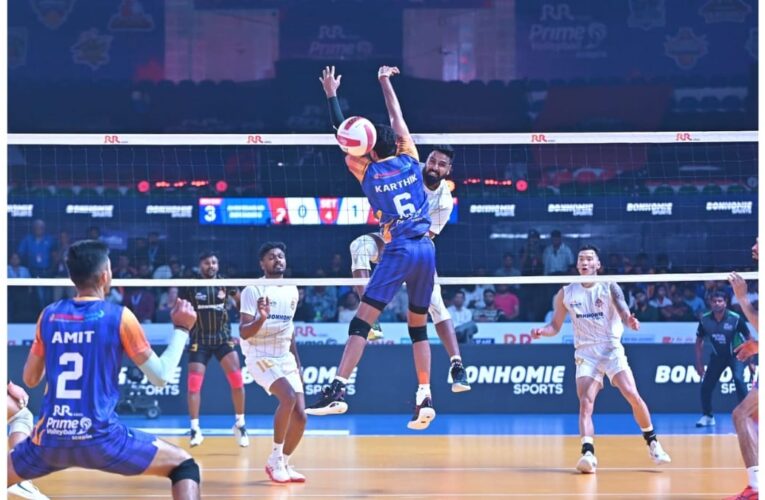 PVL 2025: Ahmedabad Defenders Break Mumbai Meteors Unbeaten Streak with a Thrilling Win