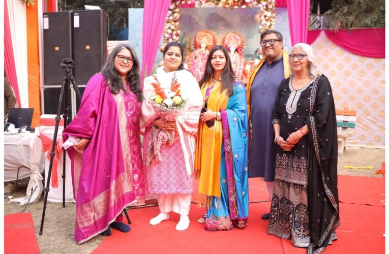 Renowned Artists Nikunj Kamra Ji and Arushi Gambhir Perform Rasmay Sankirtan at Mrs. Rajni Kapoor’s 75th Birthday