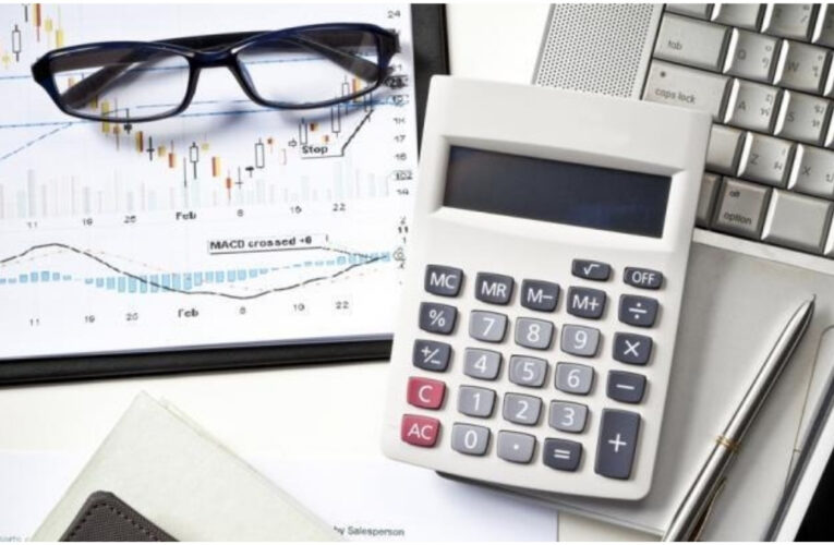Mutual fund calculator vs compound interest calculator: Key differences
