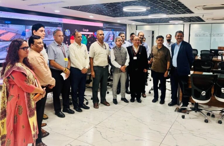 Railway Board Chairman Reviews IRCTC’s Central War Room in Delhi, Praises Strong Monitoring and Food Quality Check